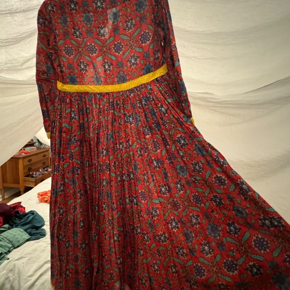 Lovely Indian hand-dyed textile dress with side pleats, size S - Picture 5 of 7